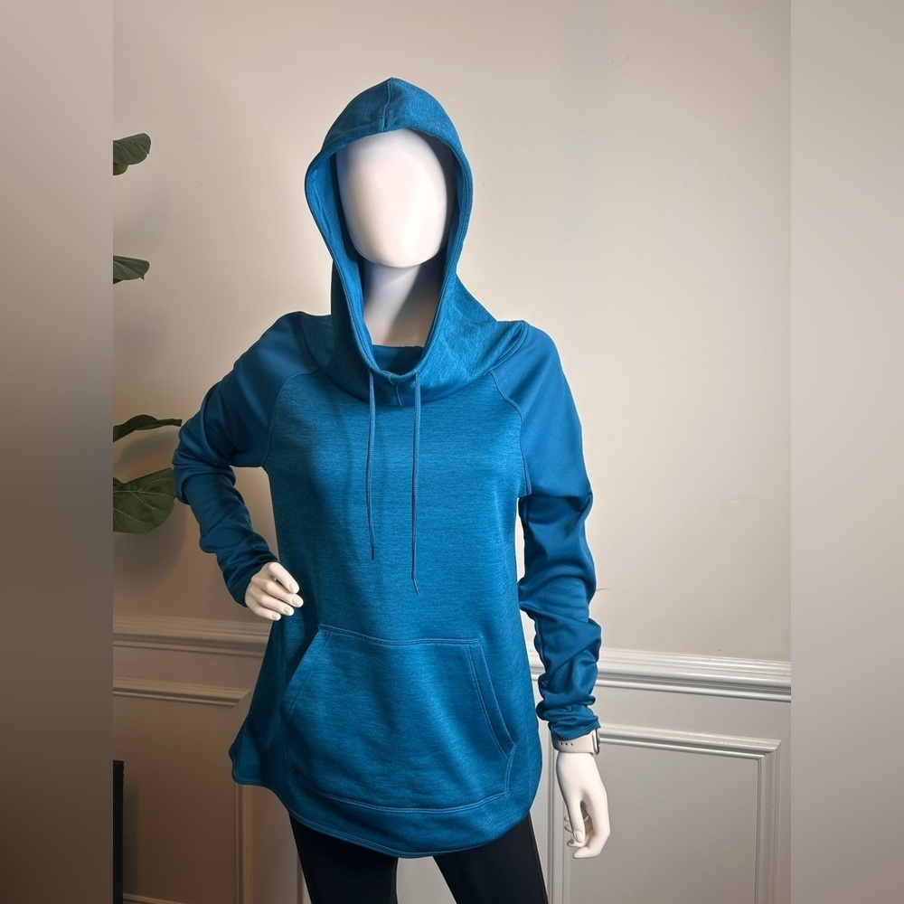 Champion women’s lightweight pullover hoodie

Size Medium